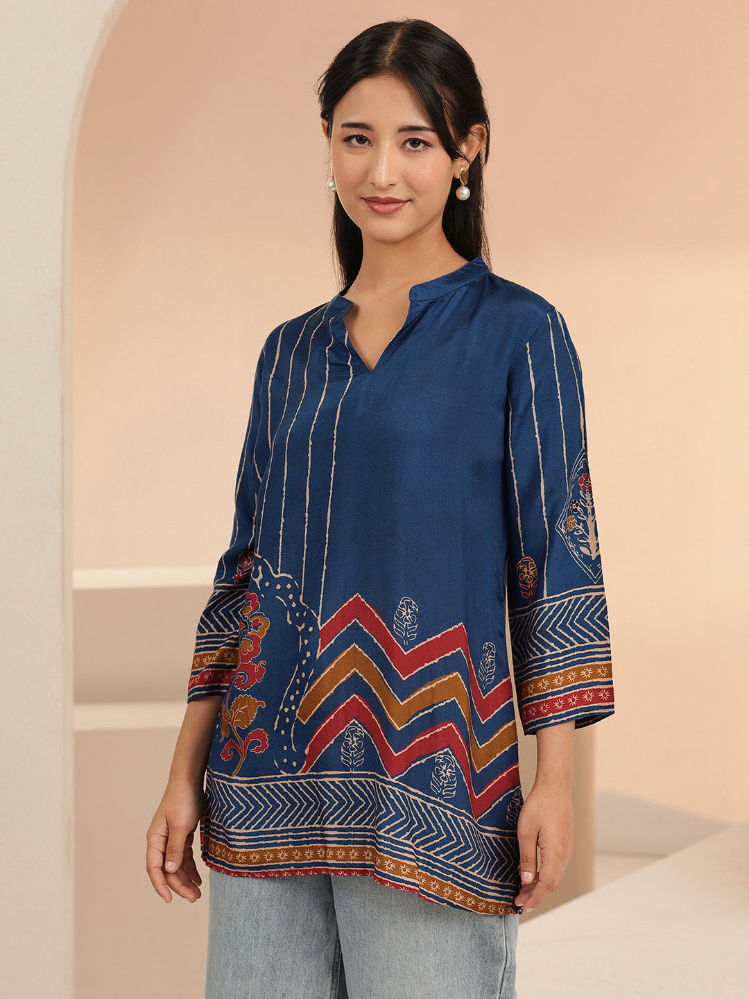  Blue Ethnic Motif Printed Straight Kurti 