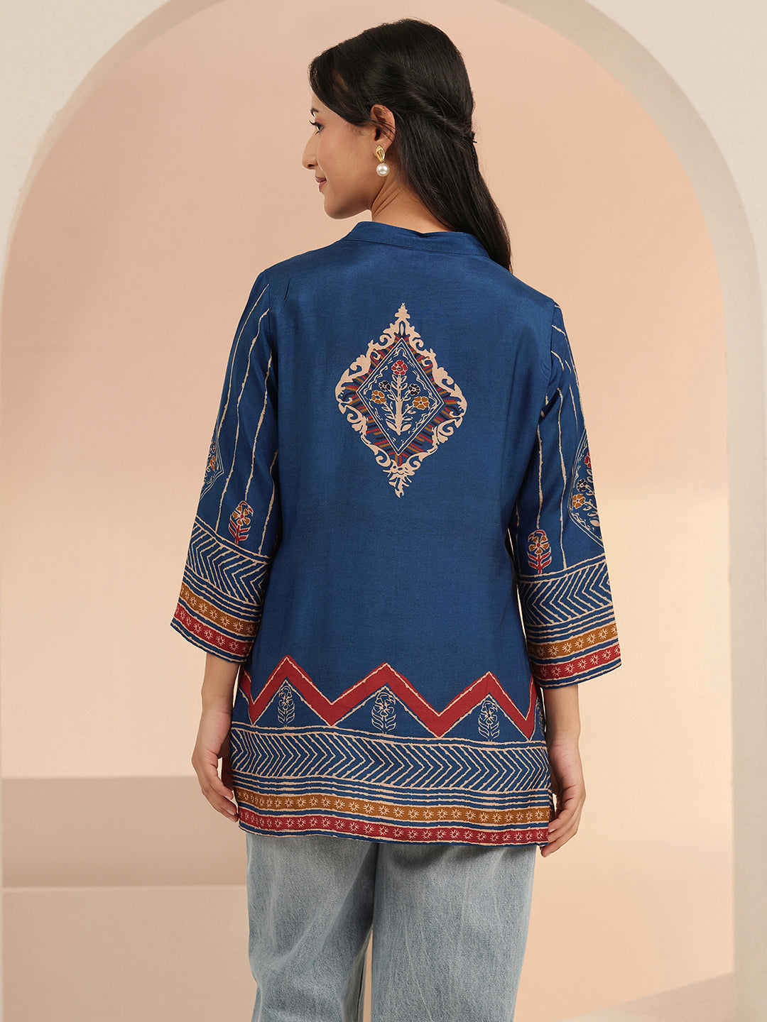  Blue Ethnic Motif Printed Straight Kurti 