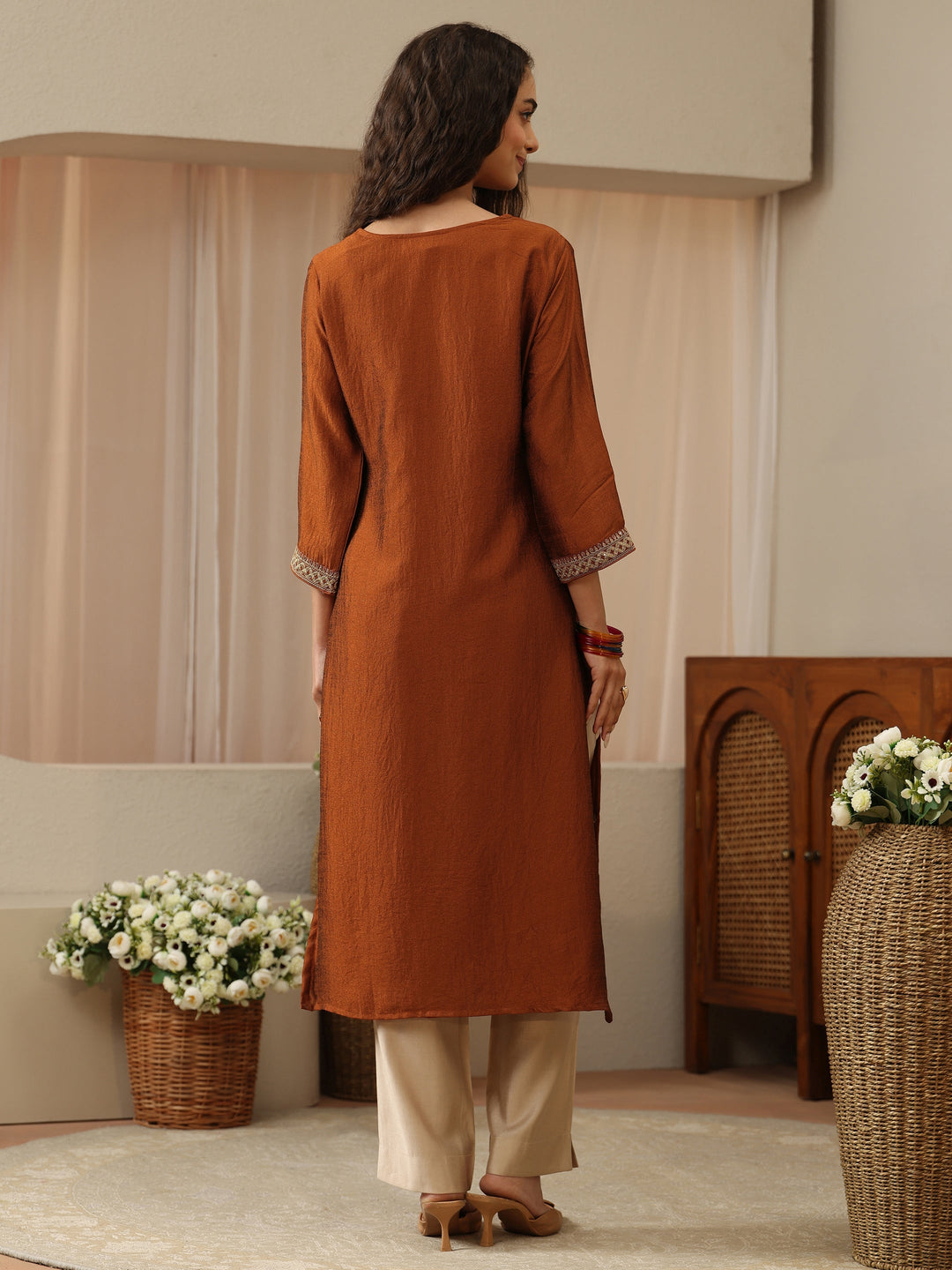  Off White Abstract Printed Panelled A-Line Kurta 
