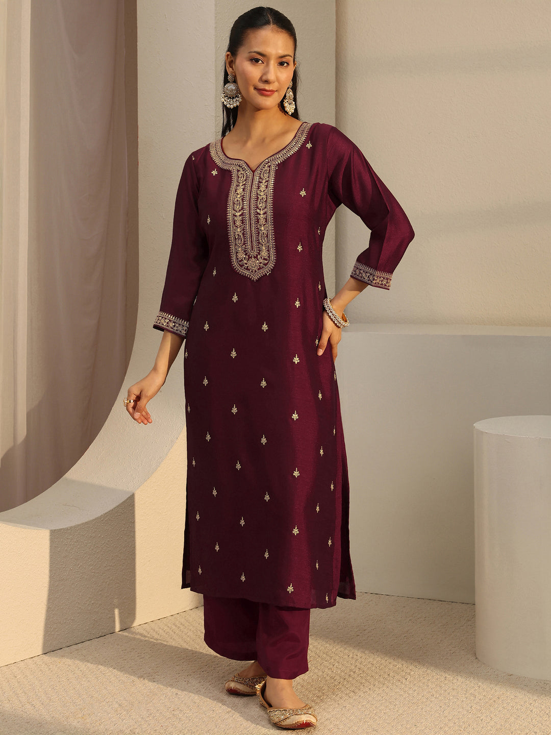  Maroon Ethnic Motif Zari Embroidered Straight Kurta With Lining 