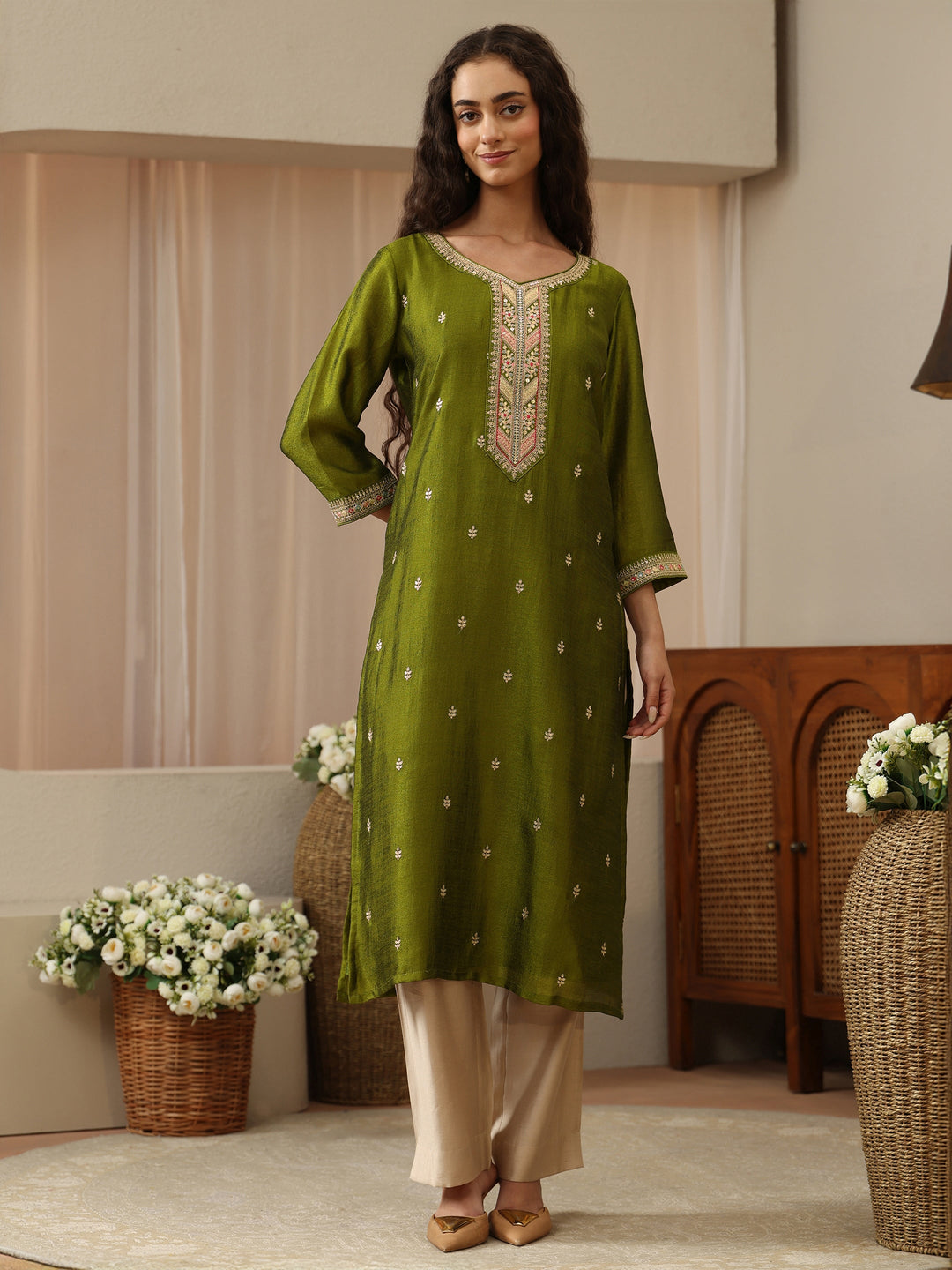  Off White Abstract Printed Panelled A-Line Kurta 