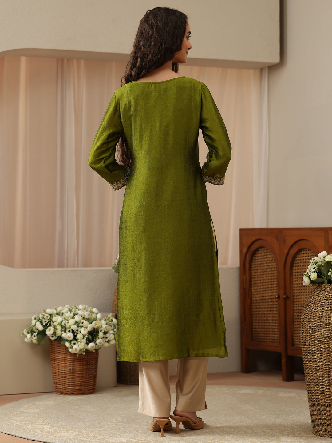  Off White Abstract Printed Panelled A-Line Kurta 