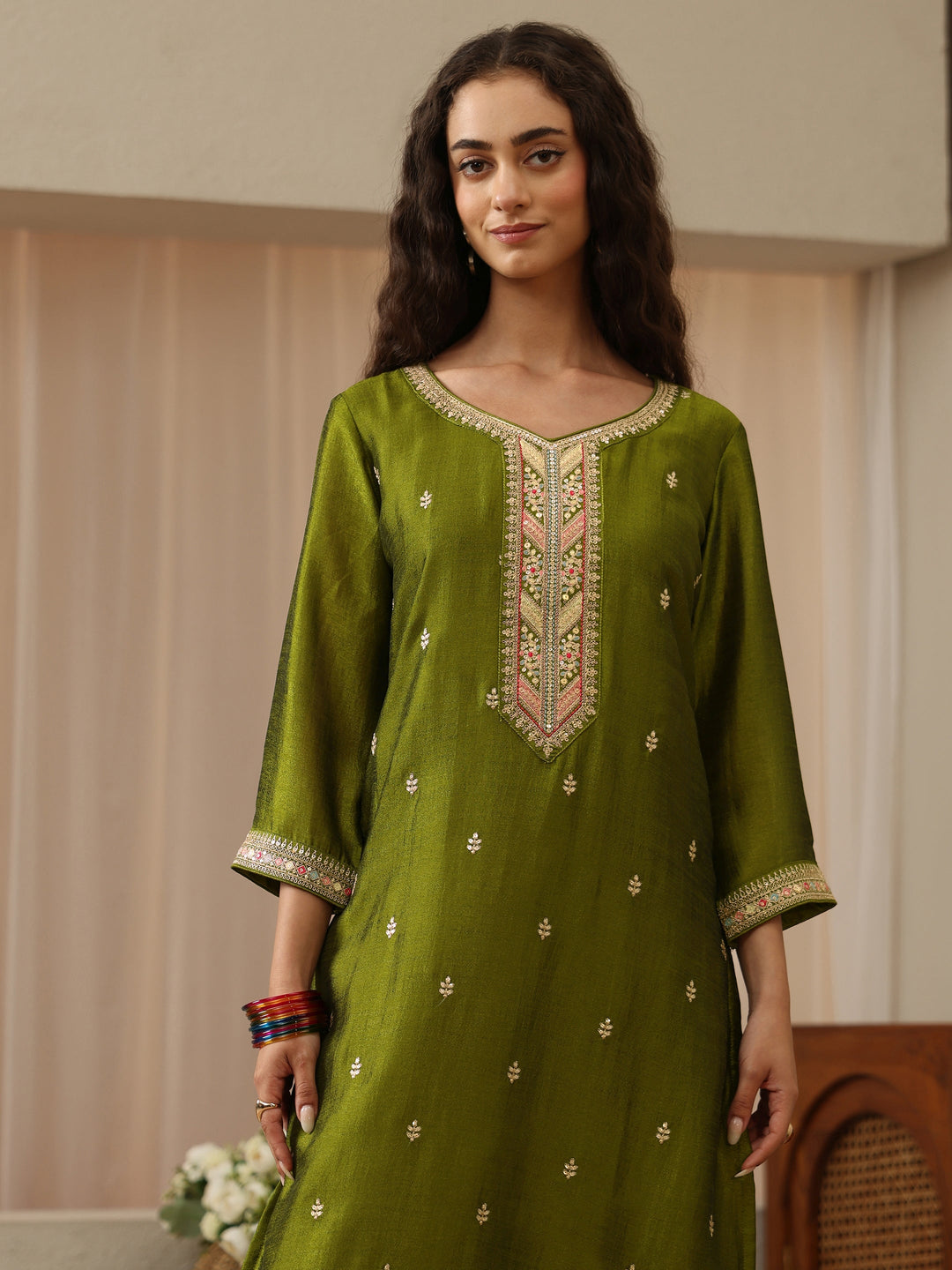  Off White Abstract Printed Panelled A-Line Kurta 