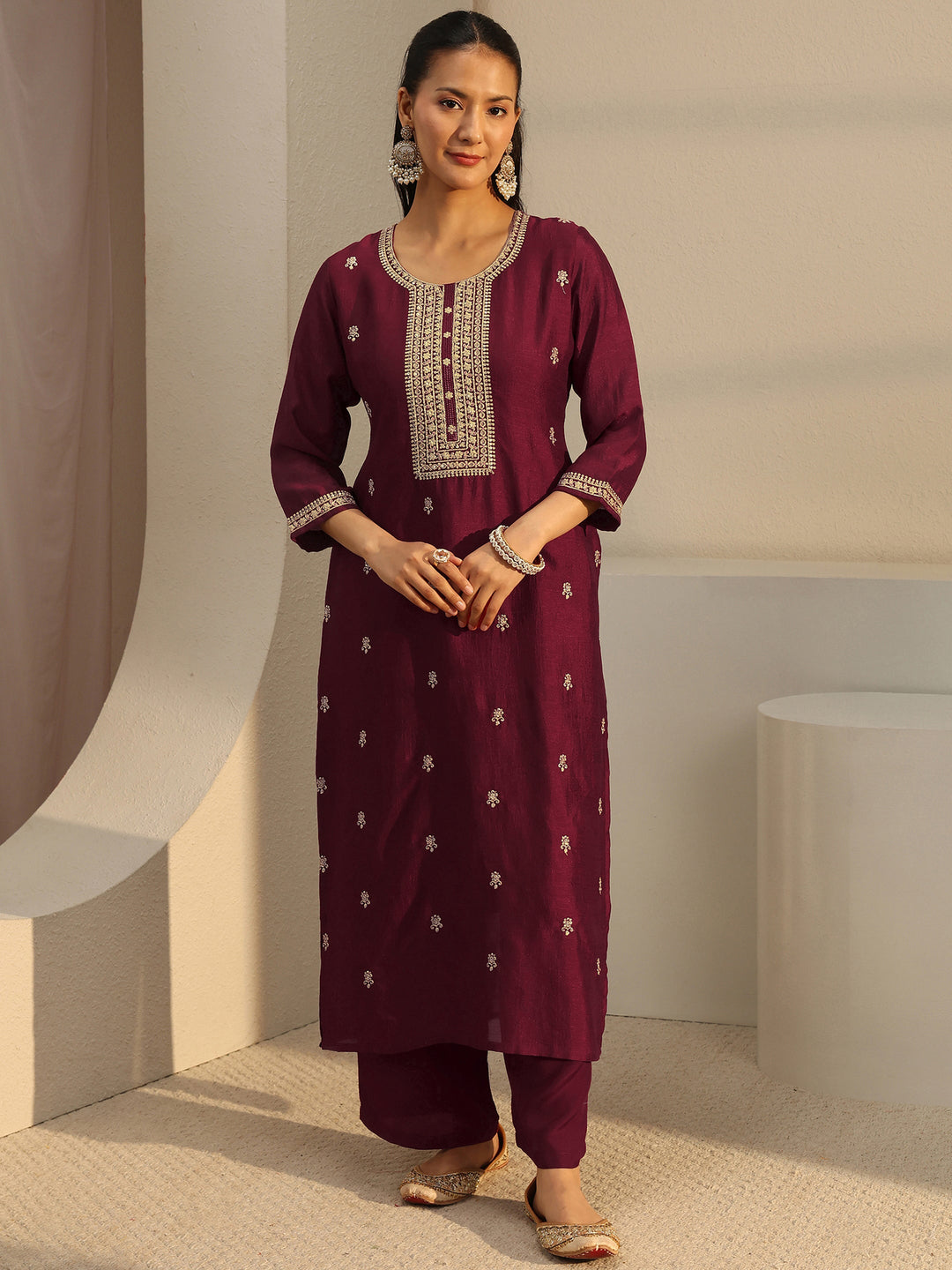  Maroon Ethnic Motif Zari Embroidered Straight Kurta With Lining 