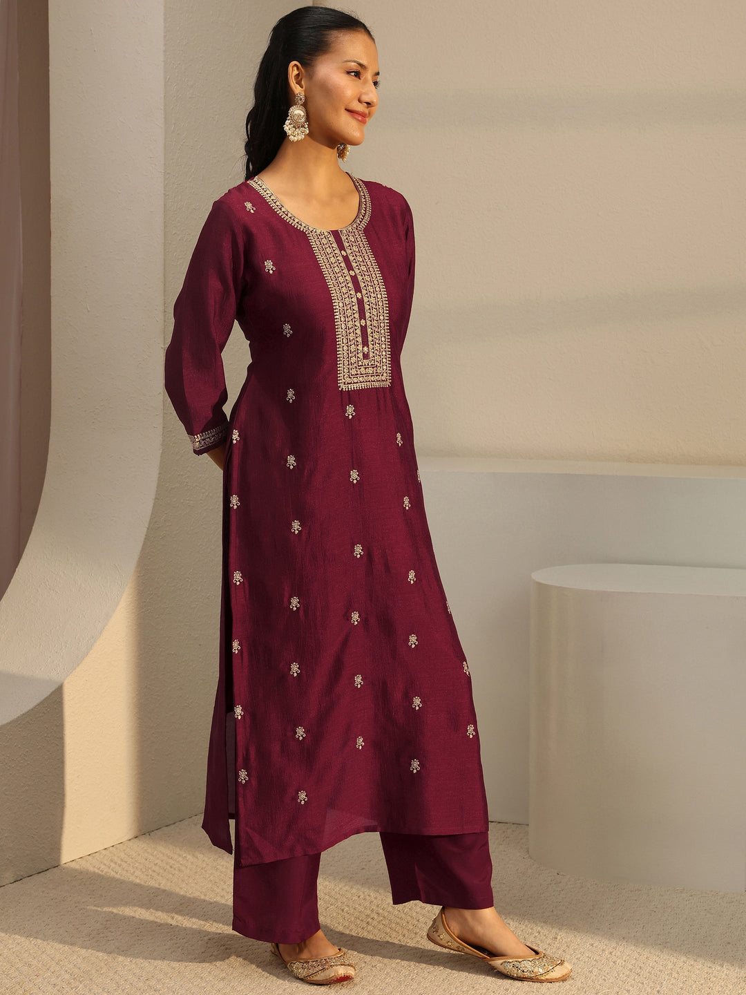  Maroon Ethnic Motif Zari Embroidered Straight Kurta With Lining 