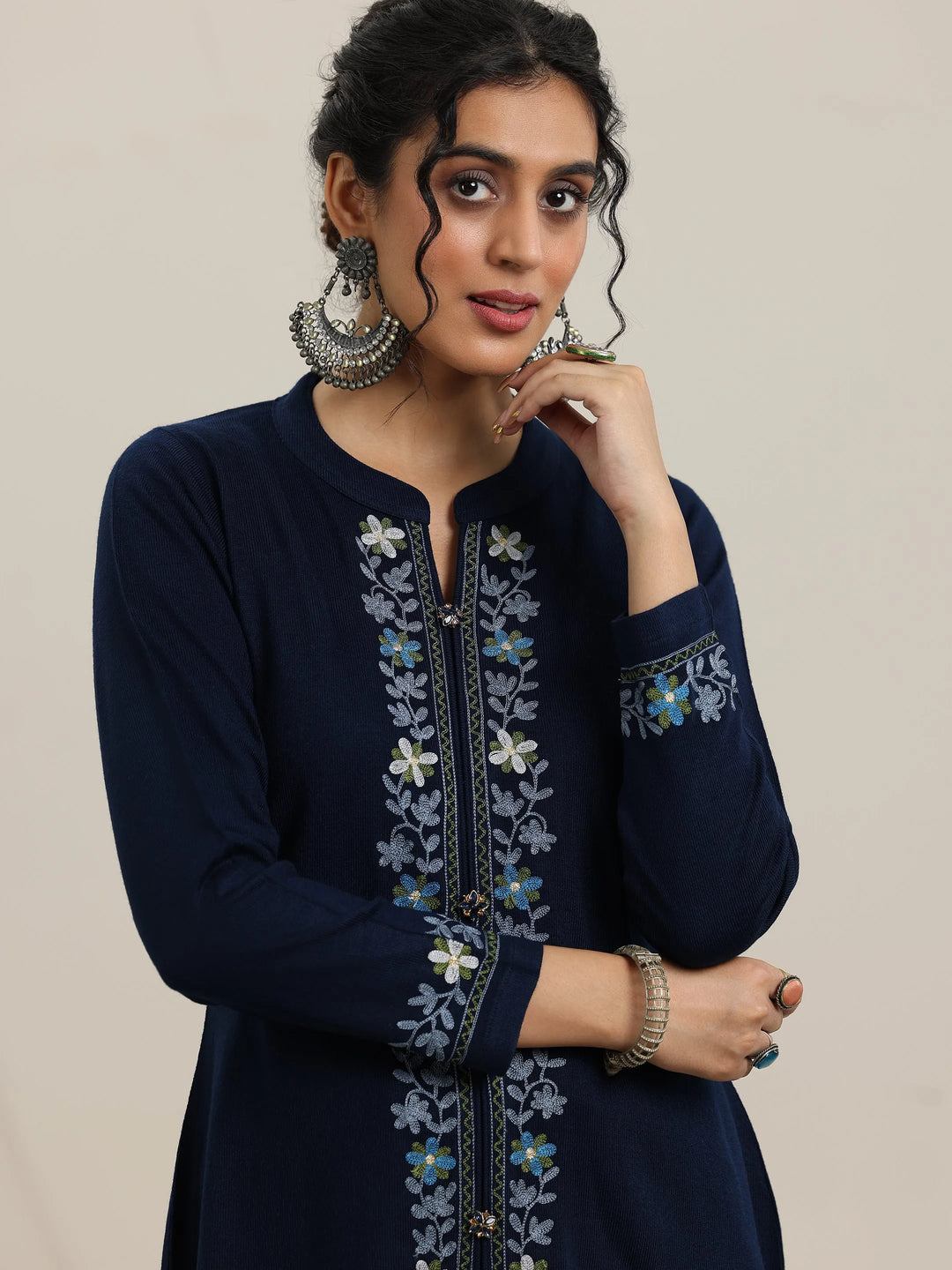  Blue Embroidered Wool Straight Kurta 