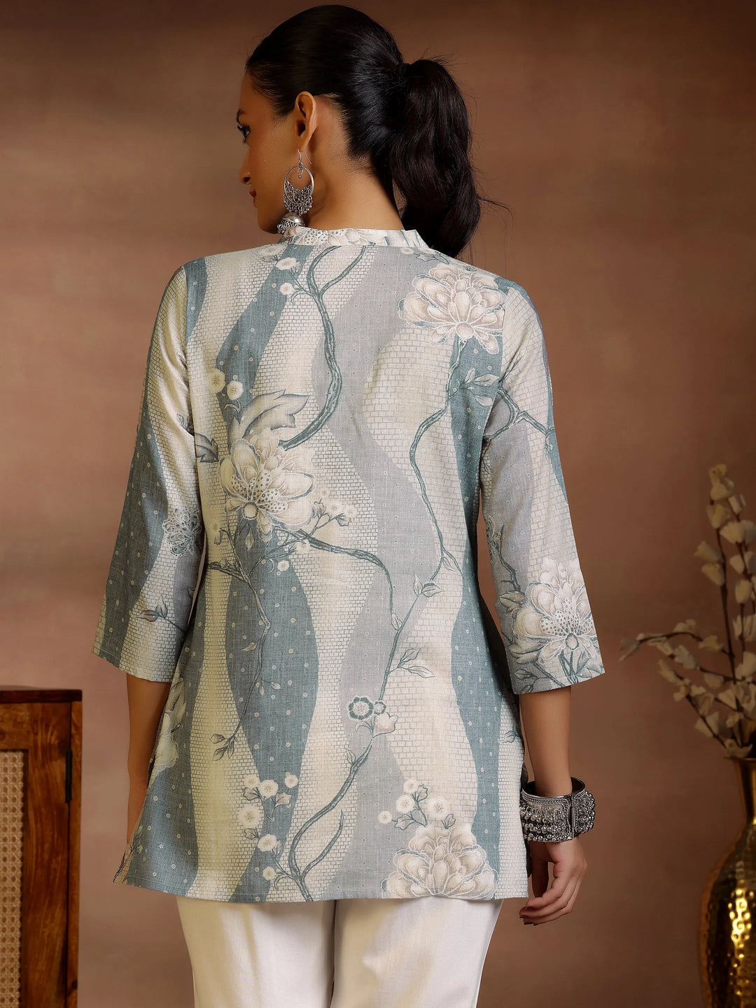  Off White Printed Cotton Blend Straight Kurtis 