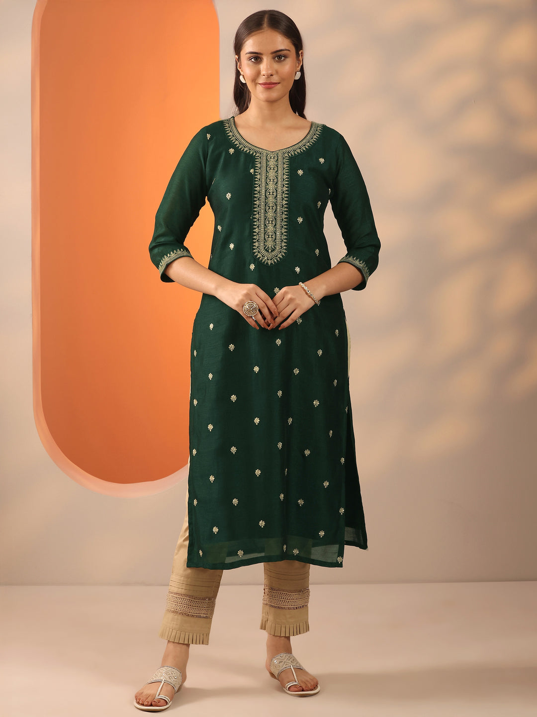  Green Embroidered Silk Blend Straight Kurta 