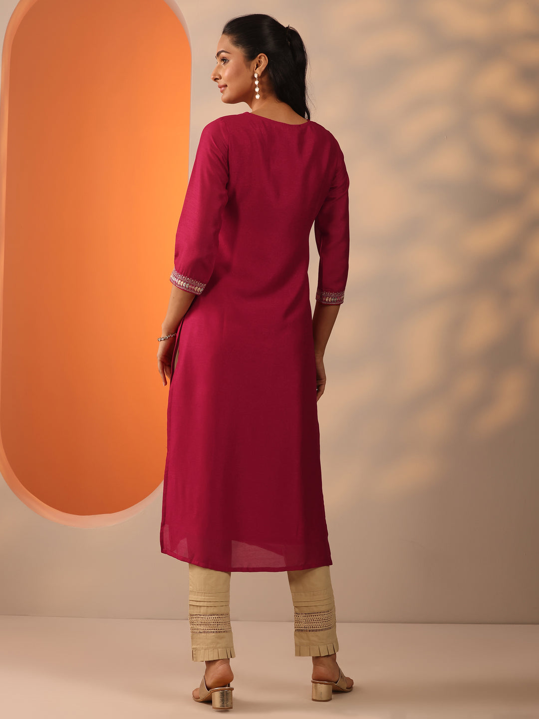  Pink Embroidered Silk Blend Straight Kurta 