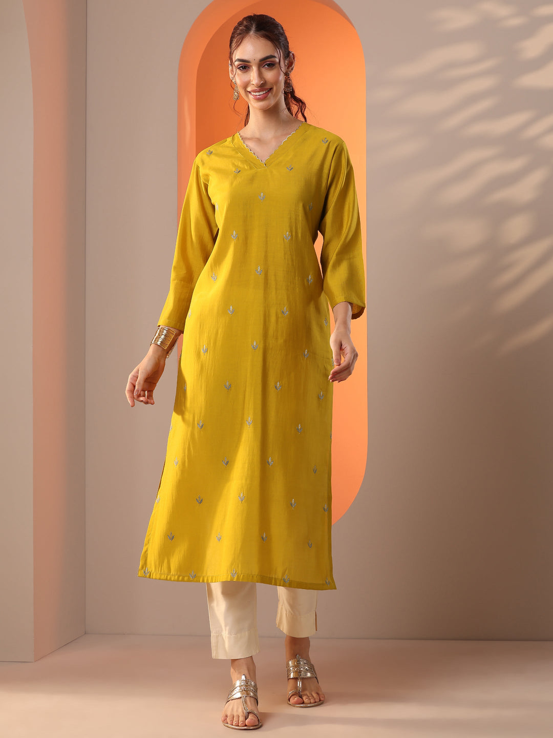 Yellow Embroidered Silk Blend Straight Kurta 