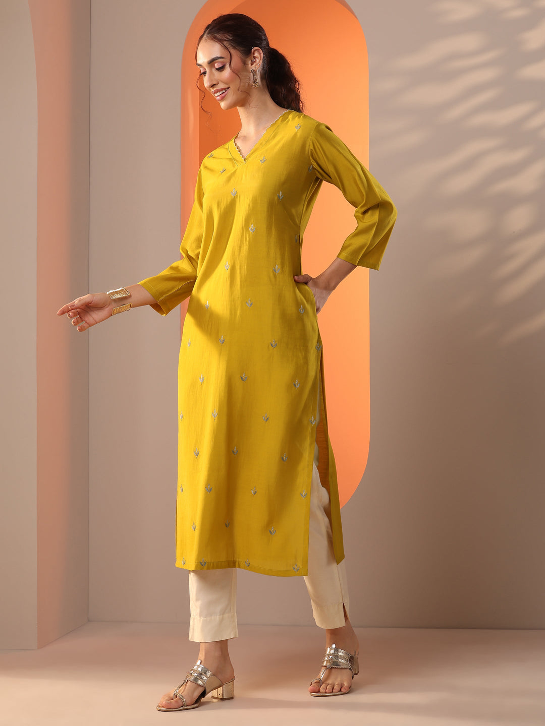  Yellow Embroidered Silk Blend Straight Kurta 