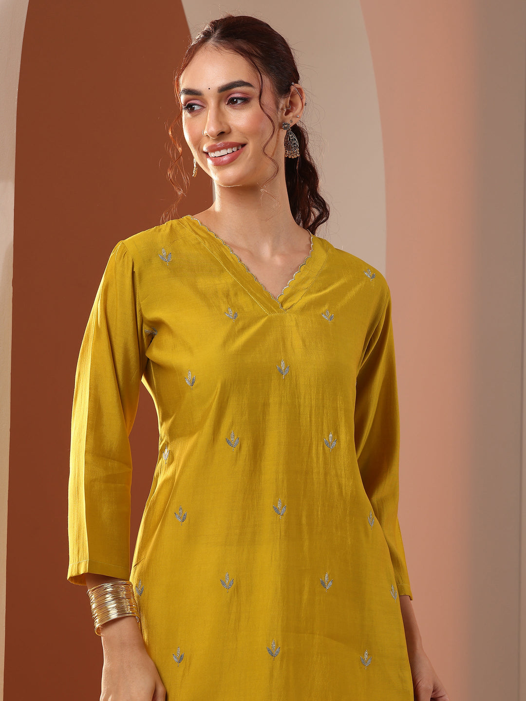  Yellow Embroidered Silk Blend Straight Kurta 