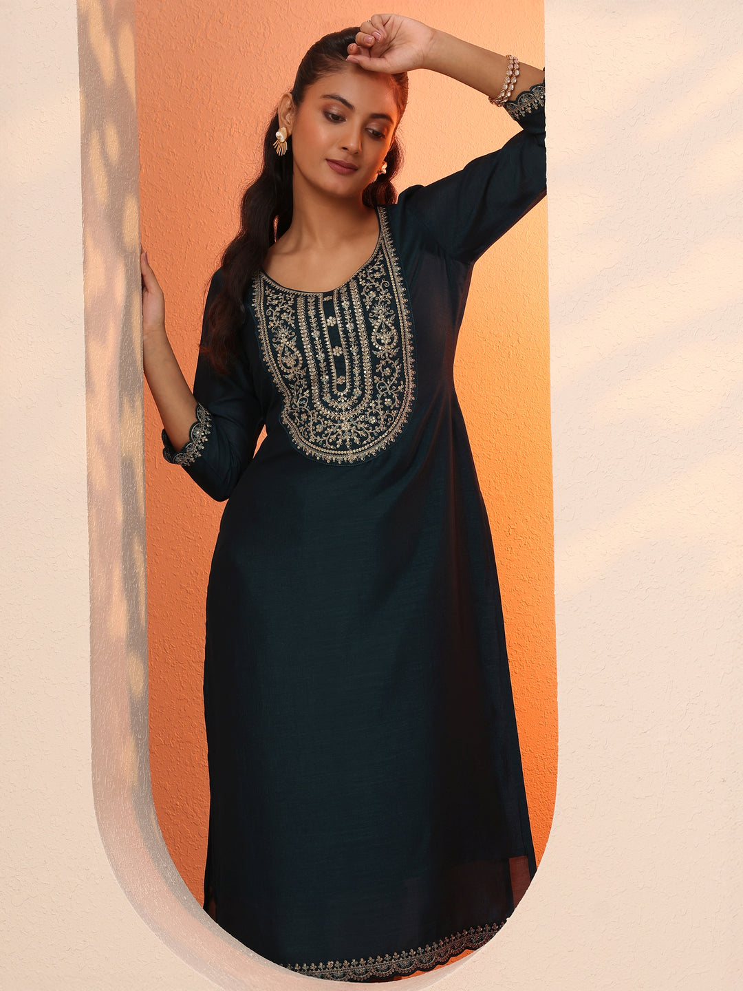  Teal Embroidered Silk Blend Straight Kurta 