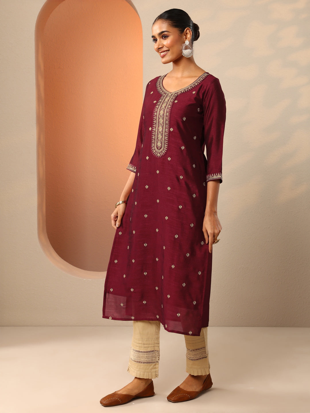  Maroon Embroidered Silk Blend Straight Kurta 