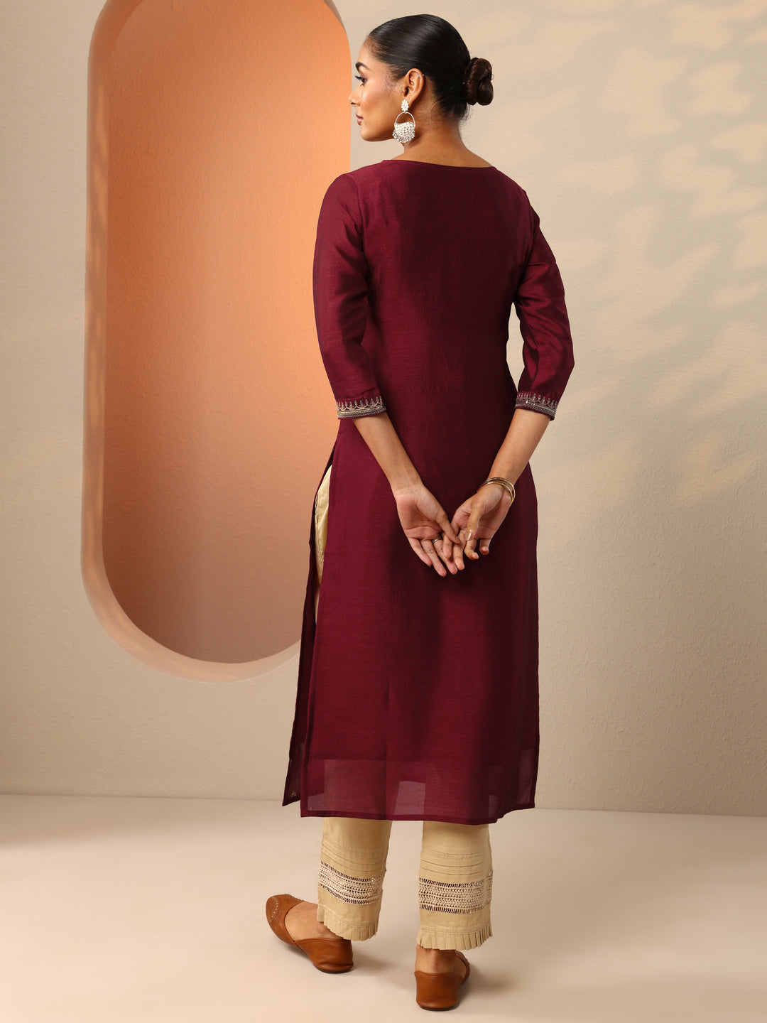  Maroon Embroidered Silk Blend Straight Kurta 