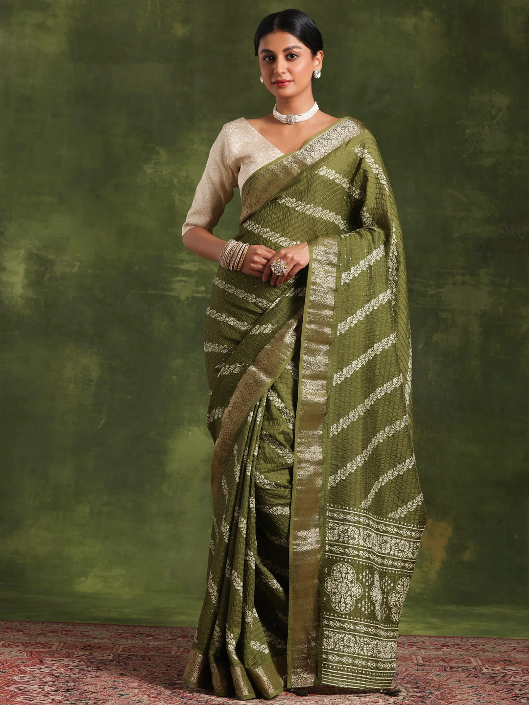Green Printed Silk Blend Saree With Unstitched Blouse Piece - Libas 