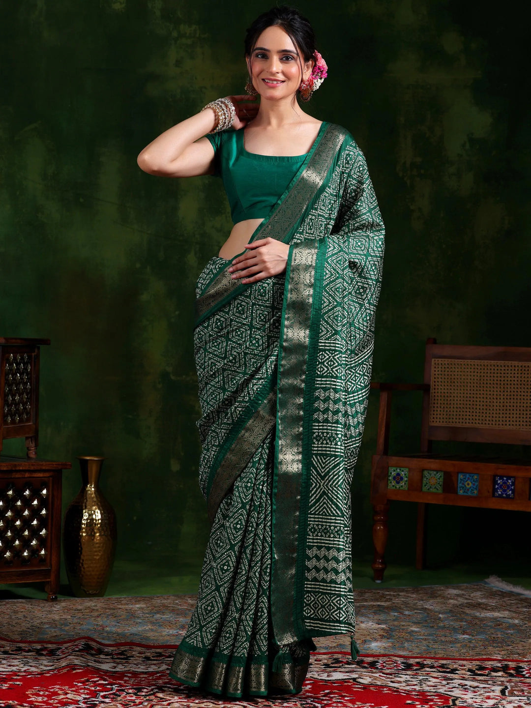 Green Printed Silk Blend Saree With Unstitched Blouse Piece - Libas 