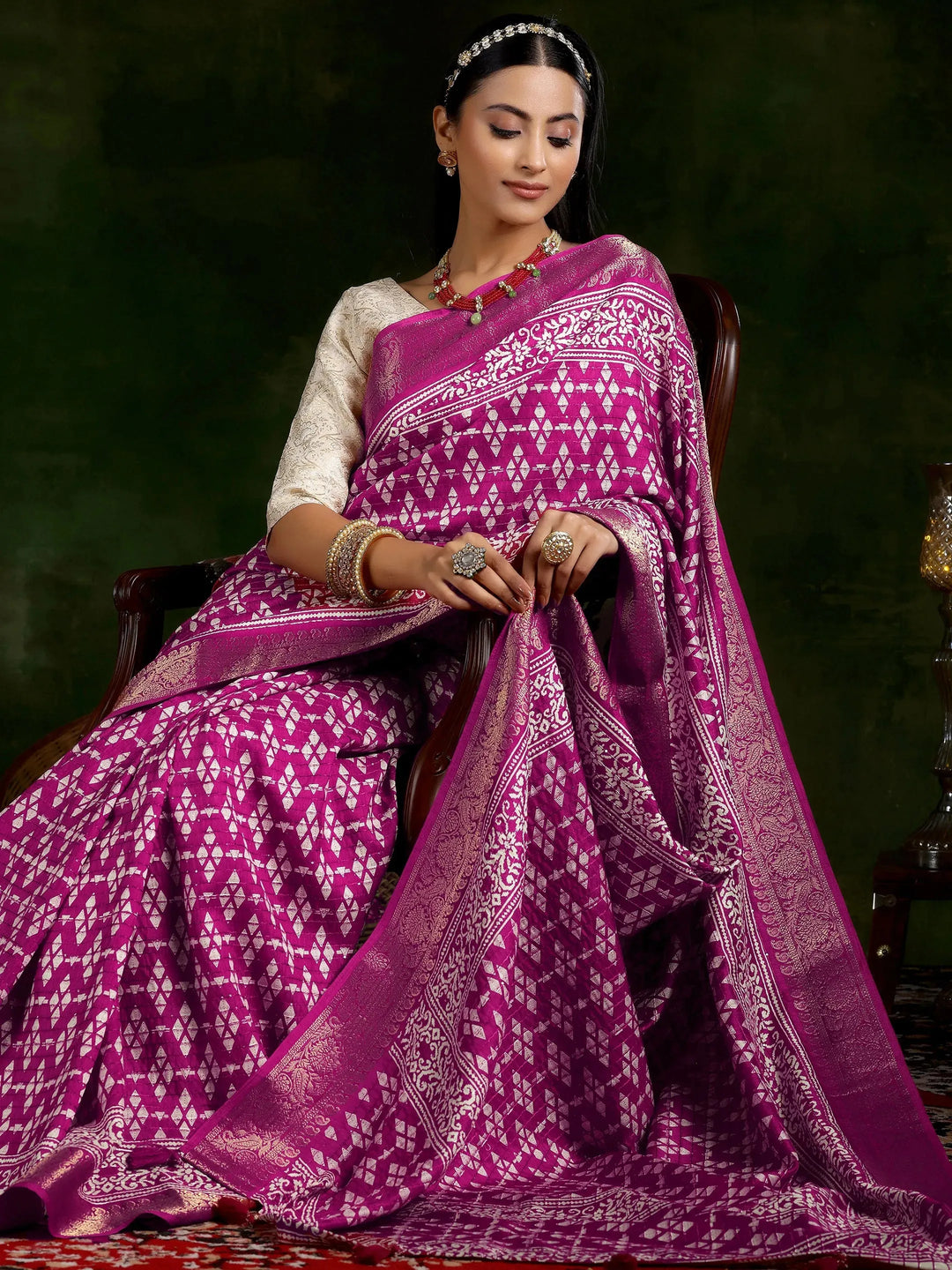  Magenta Printed Silk Blend Saree With Unstitched Blouse Piece 