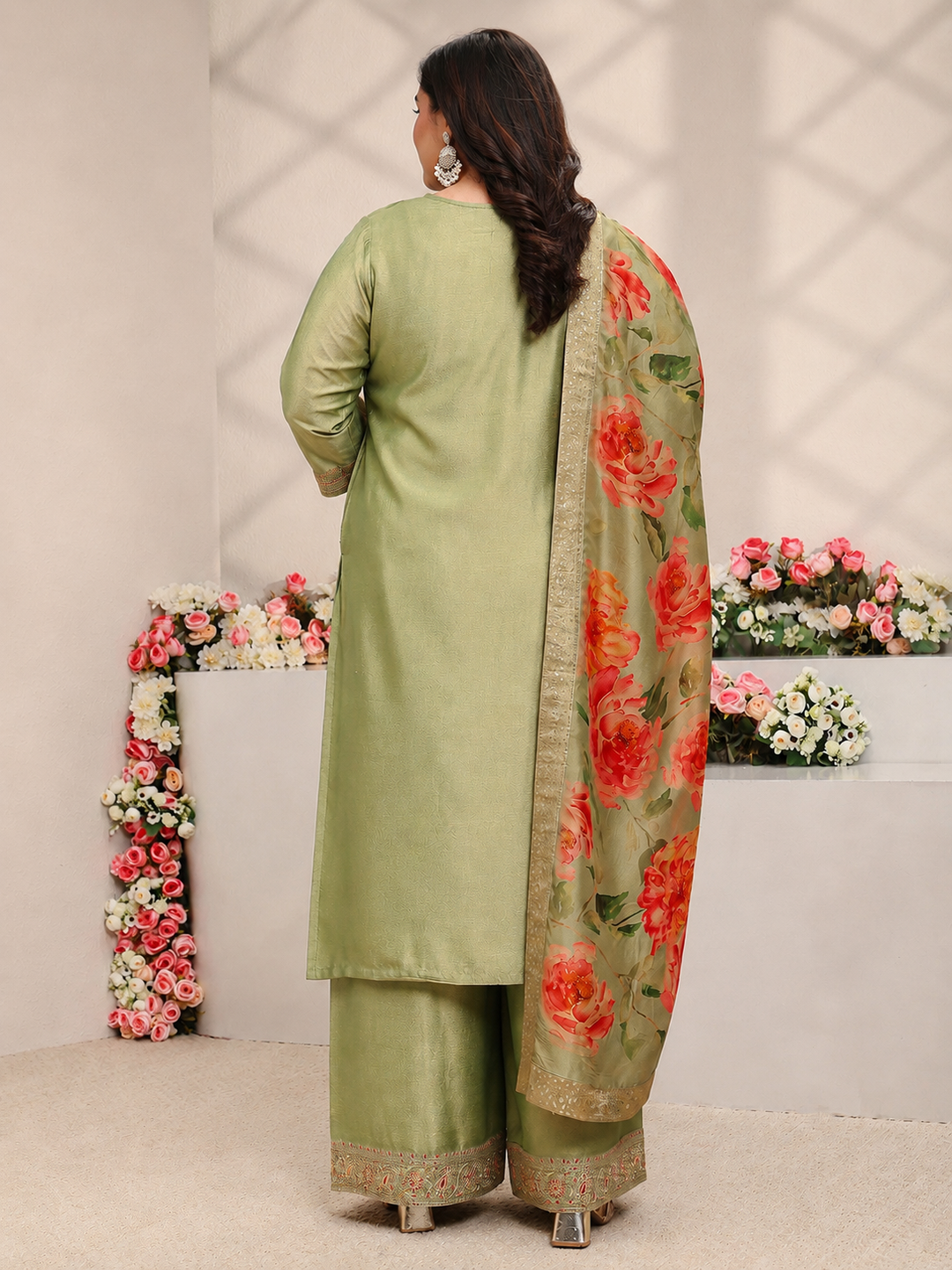  Plus Size Green Floral Embroidered Silk Blend Straight Suit Set 