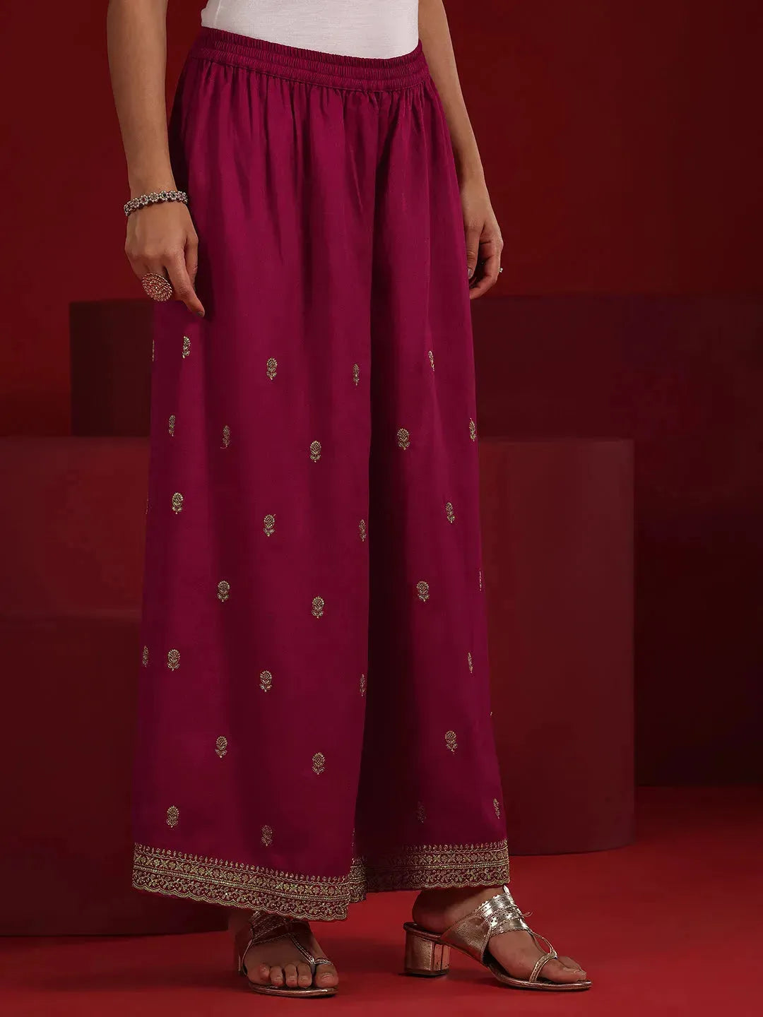  Pink Embroidered Silk Blend Straight Suit Set With Dupatta 