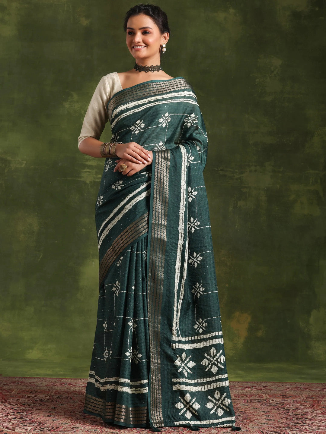 Green Printed Silk Blend Saree With Unstitched Blouse Piece - Libas 