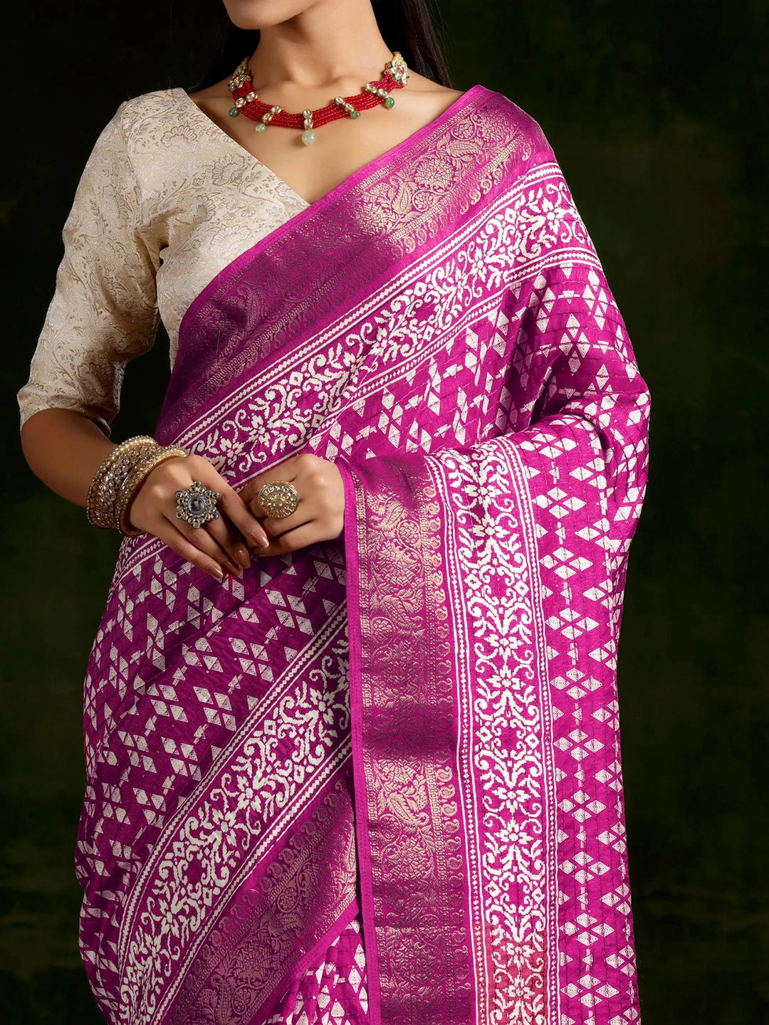  Magenta Printed Silk Blend Saree With Unstitched Blouse Piece 