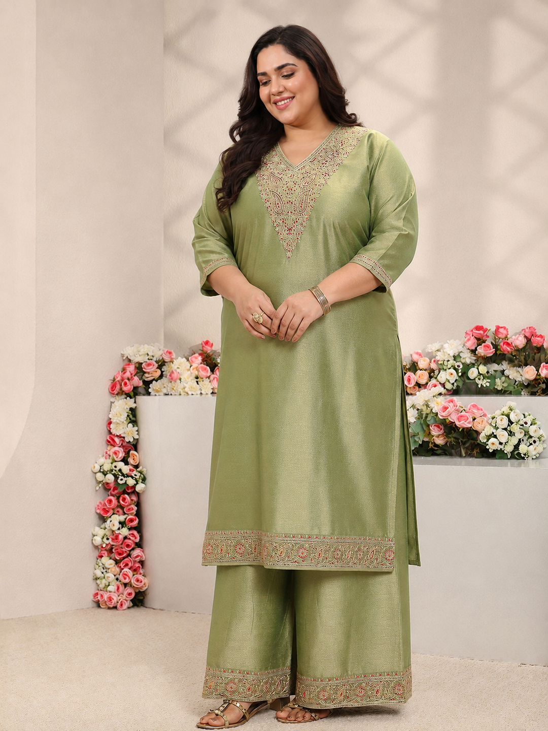  Plus Size Green Floral Embroidered Silk Blend Straight Suit Set 