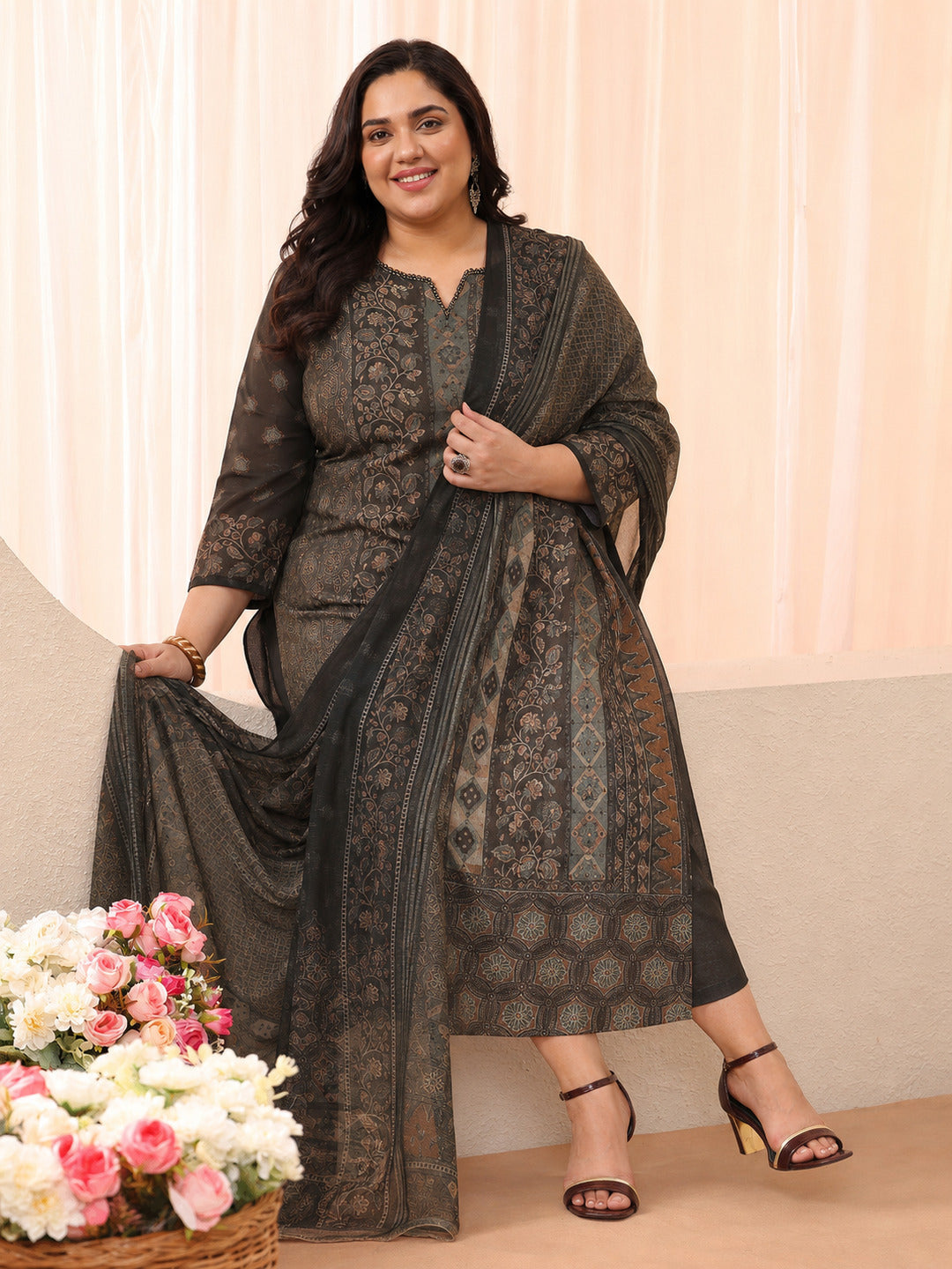  Plus Size Black Ethnic Printed Linen Straight Suit Set 