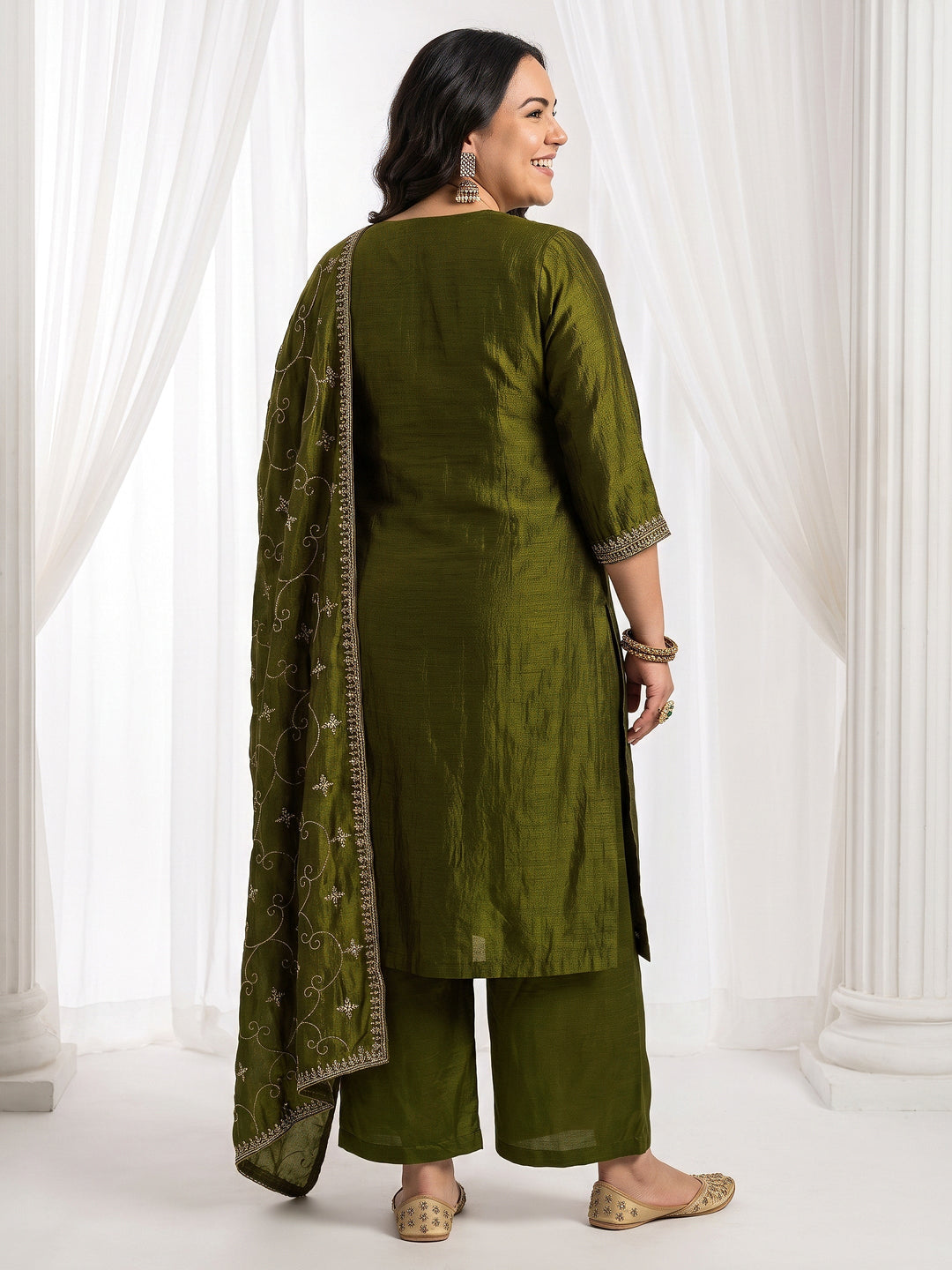  Plus Size Green Embroidered Silk Blend Straight Suit Set 