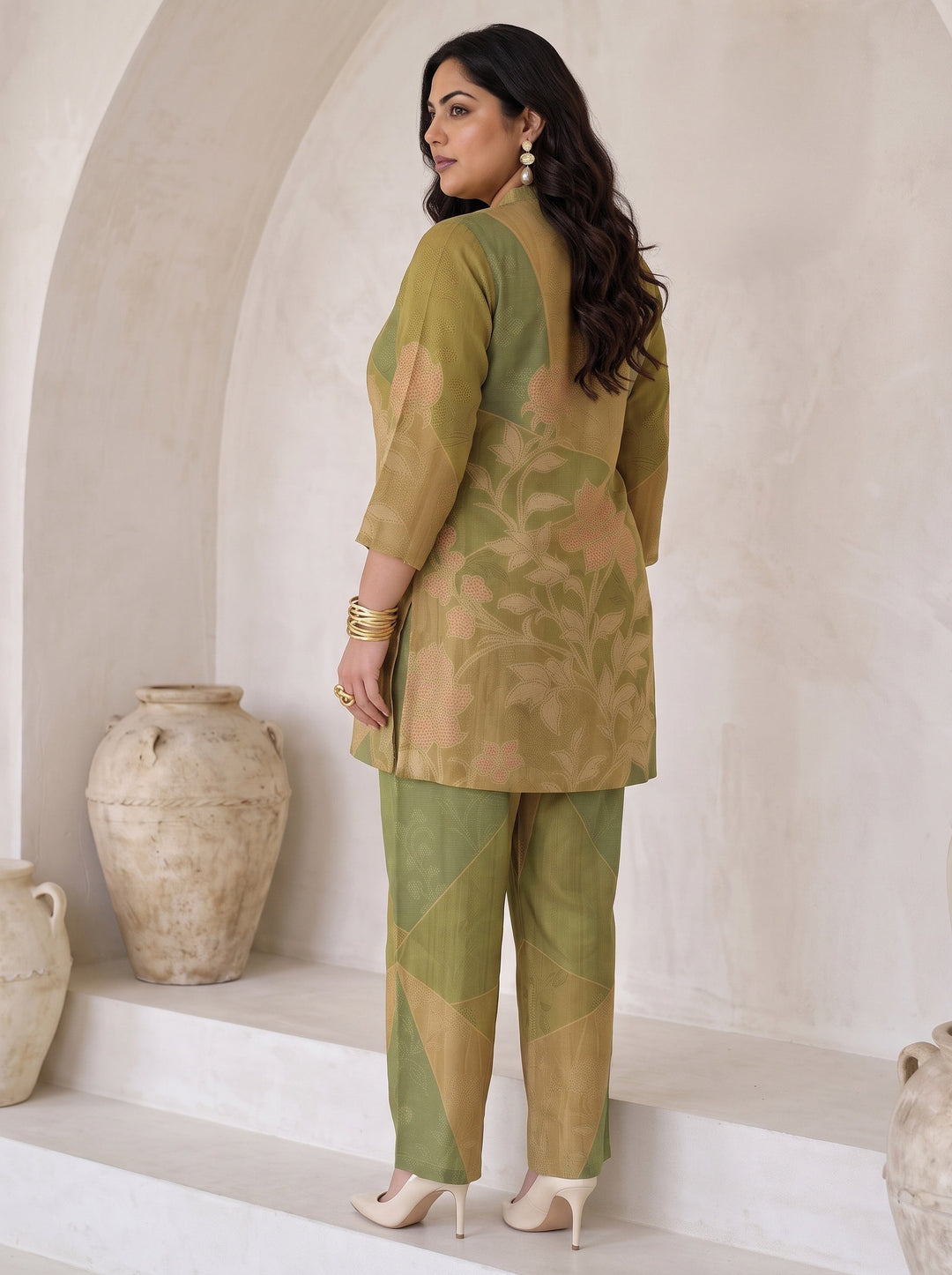  Plus Size Green Floral Printed Muslin Straight Kurta Set 