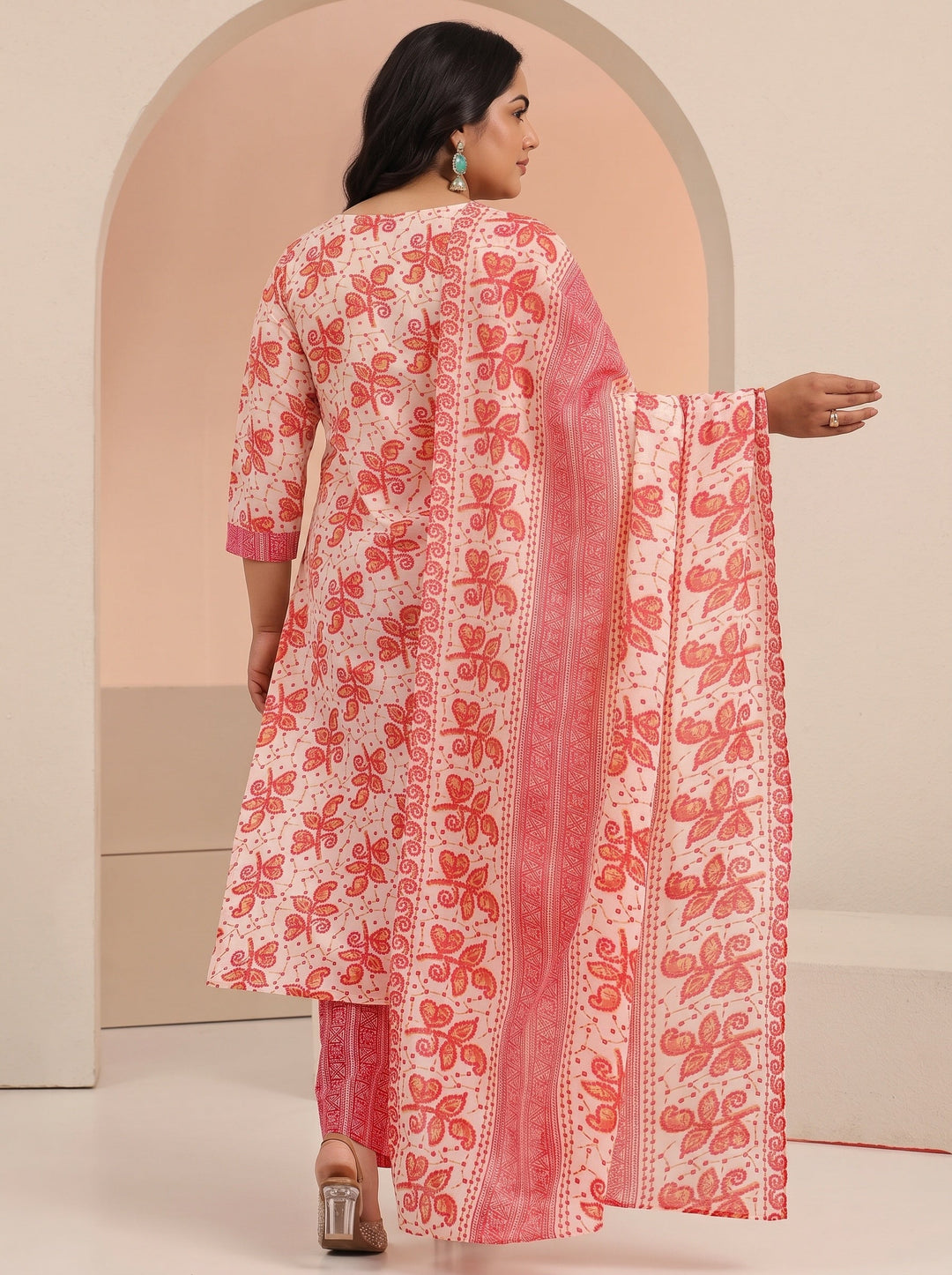  Plus Size Off White Floral Printed Cotton Straight Suit Set 