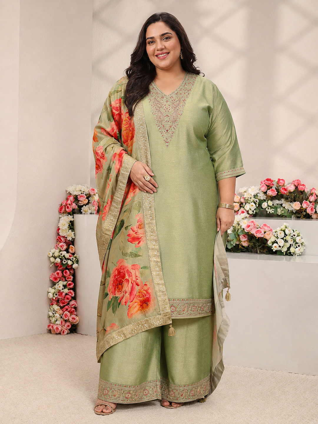  Plus Size Green Floral Embroidered Silk Blend Straight Suit Set 