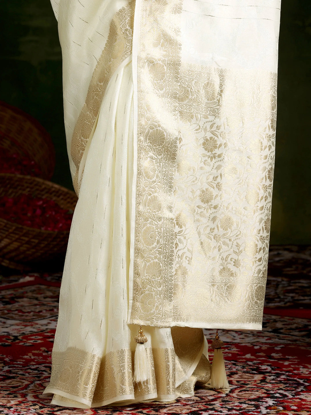  Off White Woven Design Silk Blend Saree With Unstitched Blouse Piece 