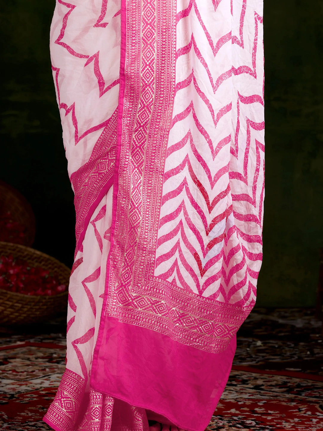  White Printed Chiffon Saree With Unstitched Blouse Piece 