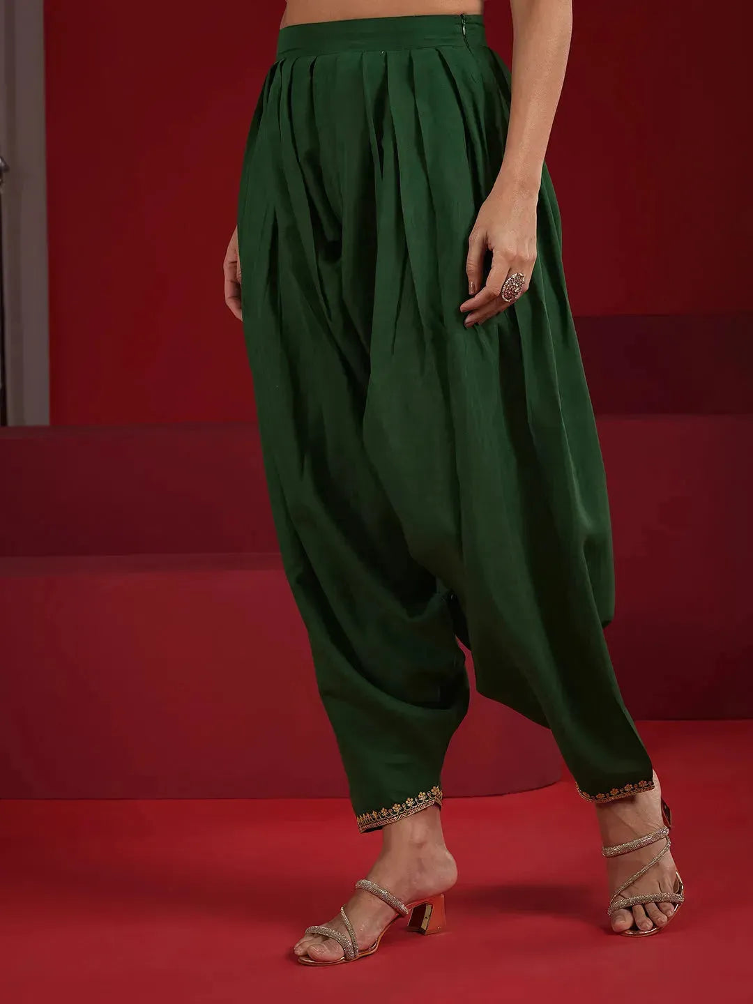  Libas Art Green Embroidered Silk Blend Straight Suit Set With Dupatta 