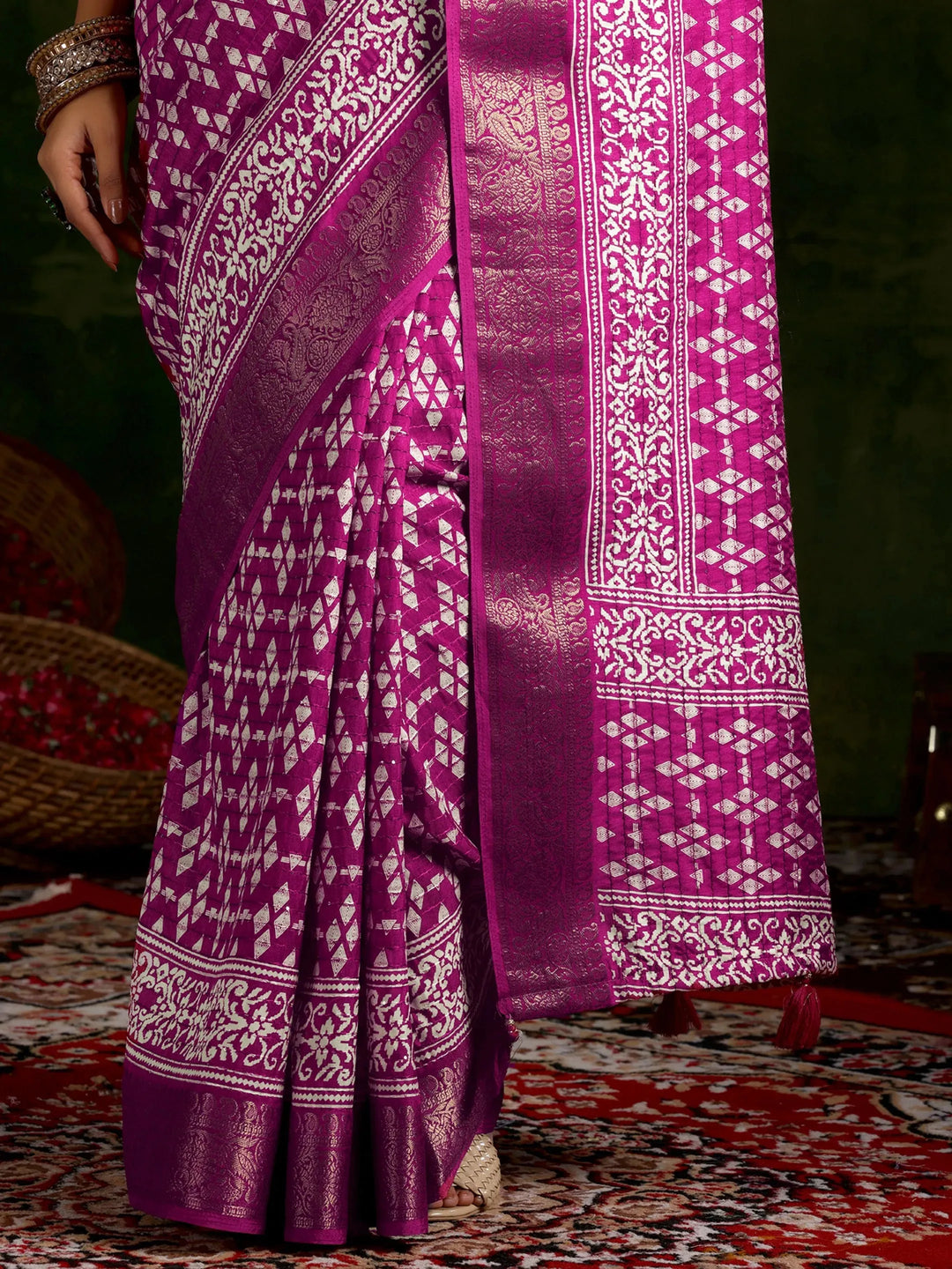  Magenta Printed Silk Blend Saree With Unstitched Blouse Piece 