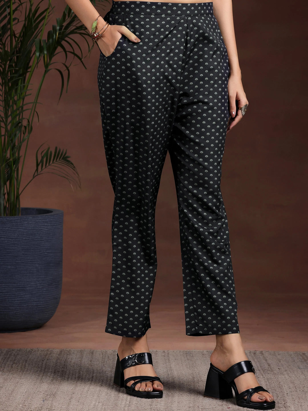  Black Printed Poly Crepe Straight Suit With Dupatta 