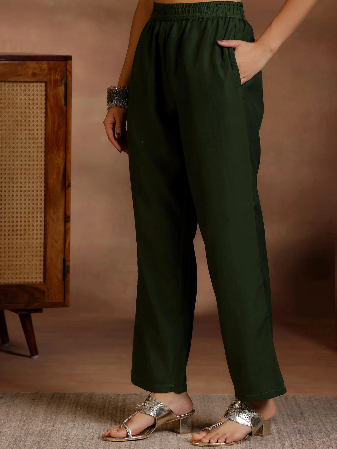  Green Embroidered Silk Blend Straight Suits With Dupatta 
