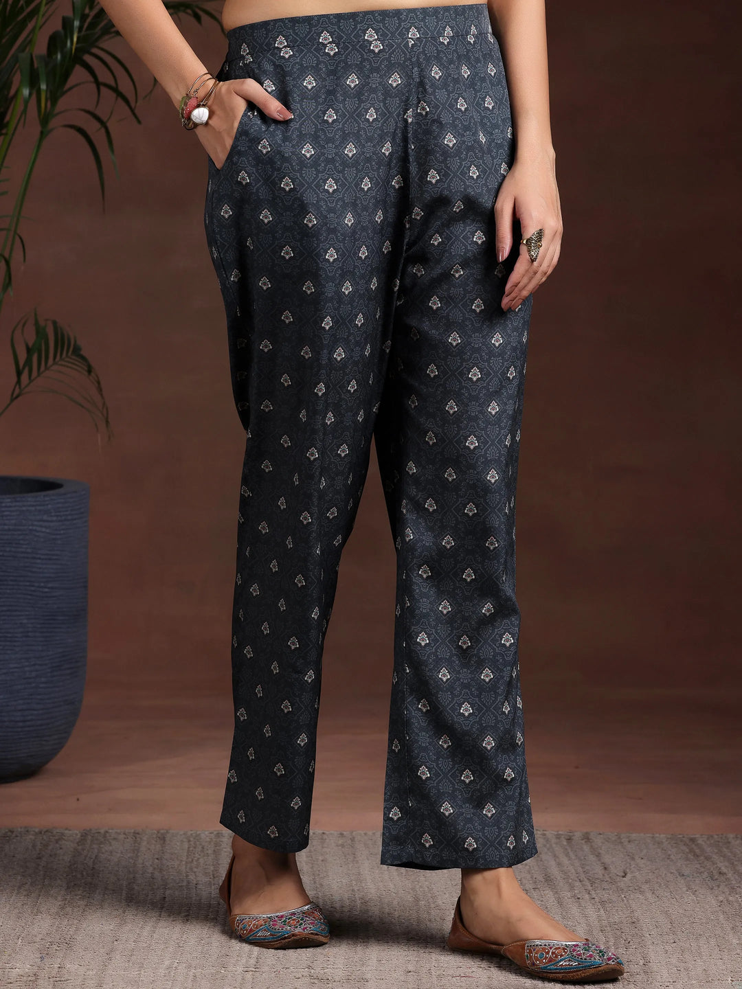  Black Printed Poly Crepe Straight Suit With Dupatta 