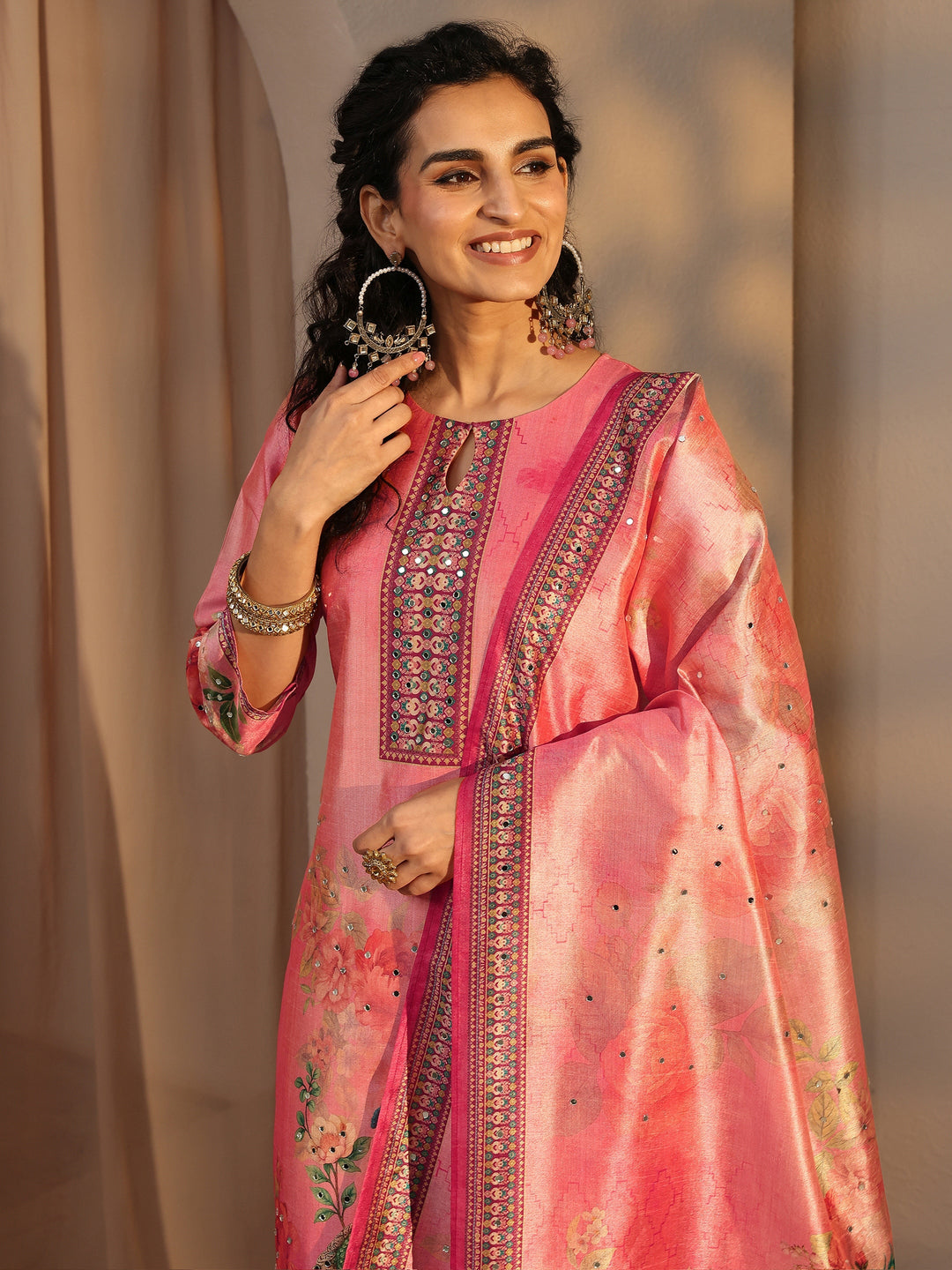  Peach Floral Printed Silk Blend Straight Suit Set With Dupatta 