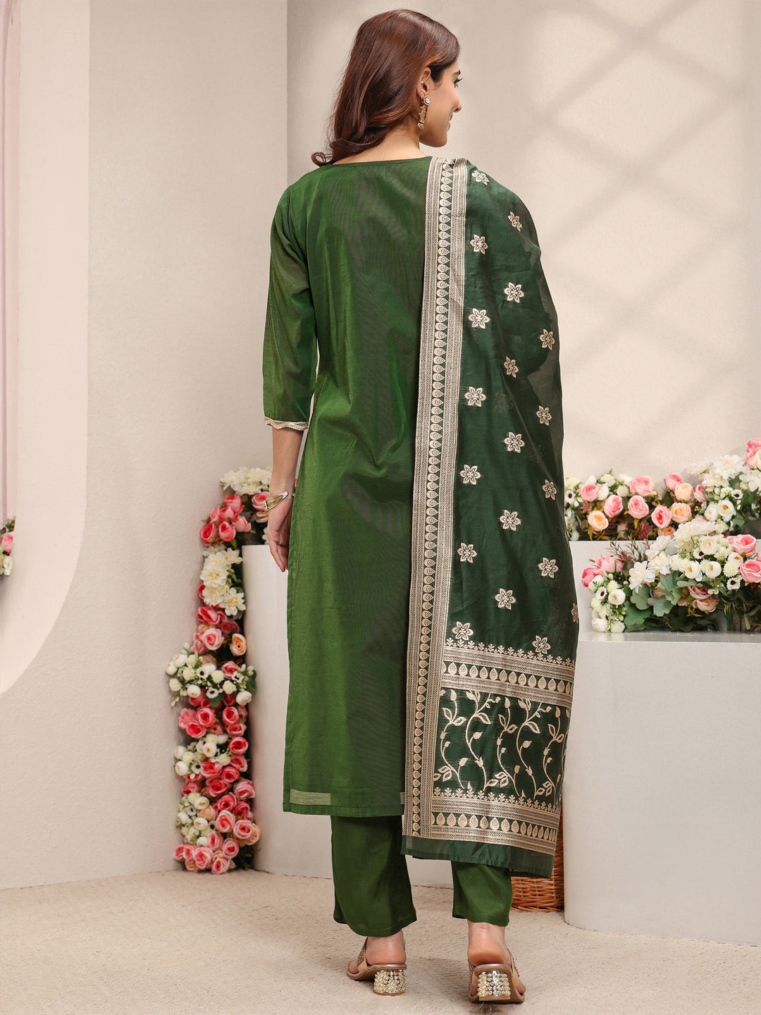  Green Embroidered Silk Blend Straight Suit Set With Dupatta 