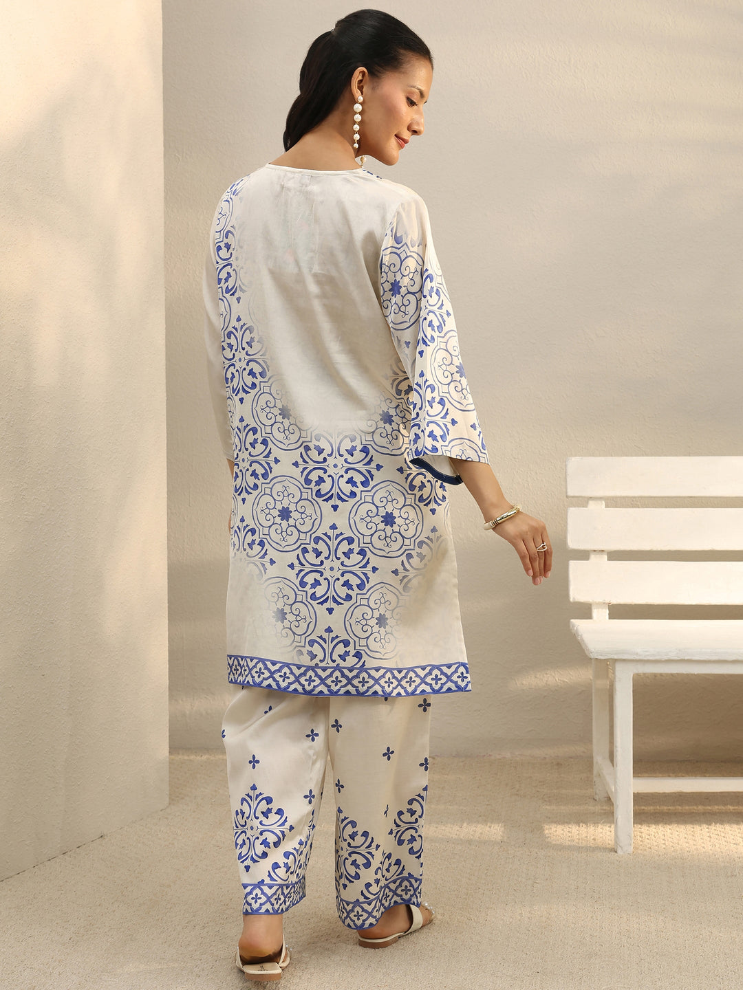  Off White Ethnic Printed Viscose Straight Kurta Set 