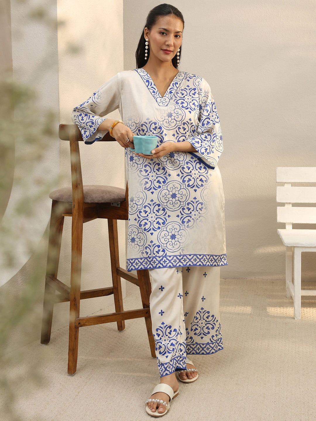  Off White Ethnic Printed Viscose Straight Kurta Set 