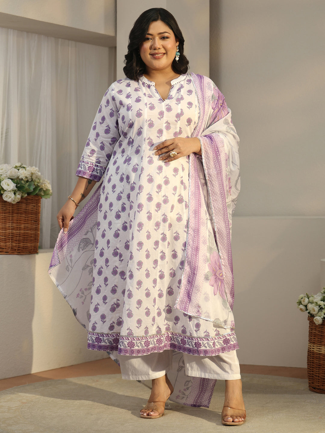  Plus Size White Floral Printed Anarkali Suit Set 