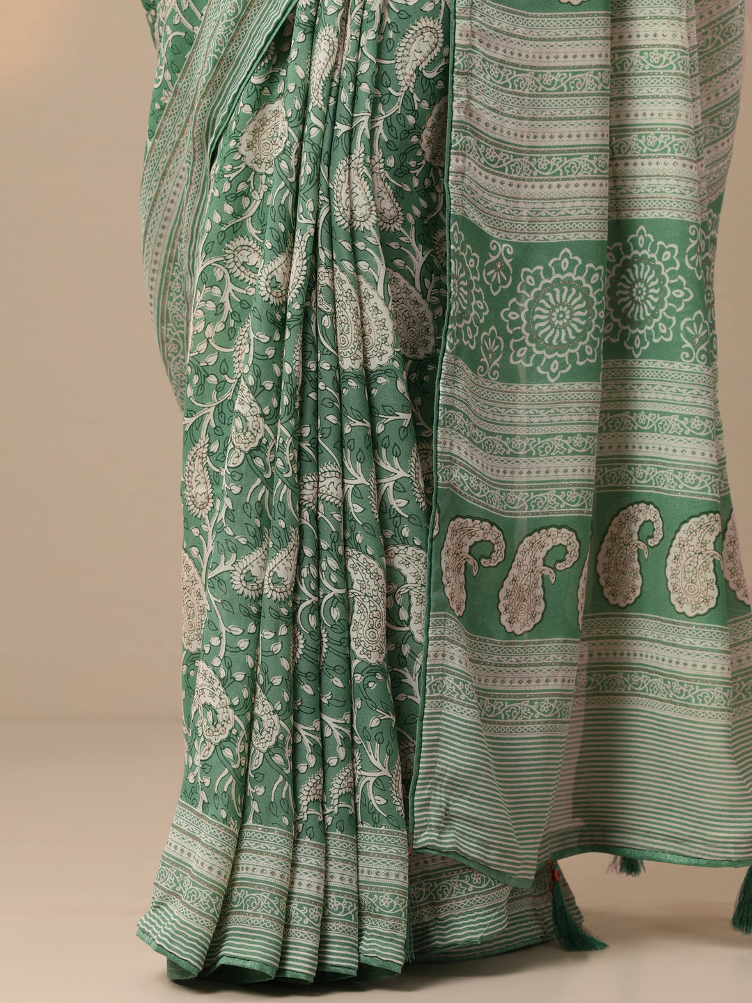  Green Printed Georgette Saree With Unstitched Blouse Piece 