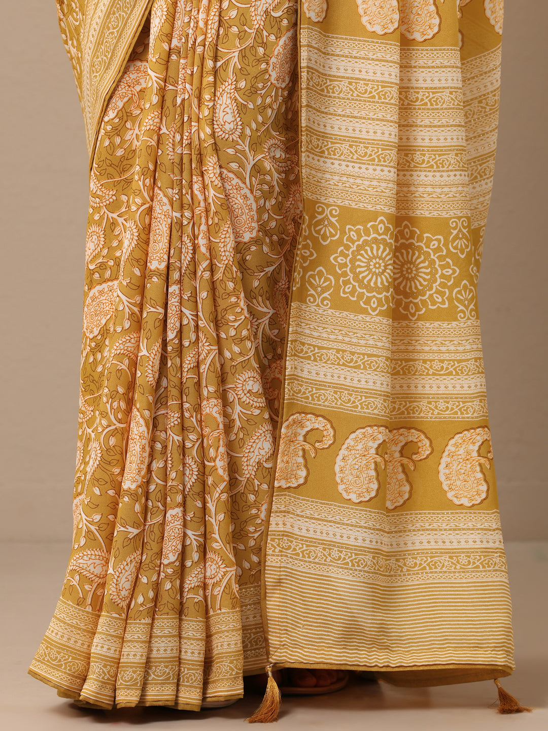  Mustard  Printed Georgette Saree With Unstitched Blouse Piece 