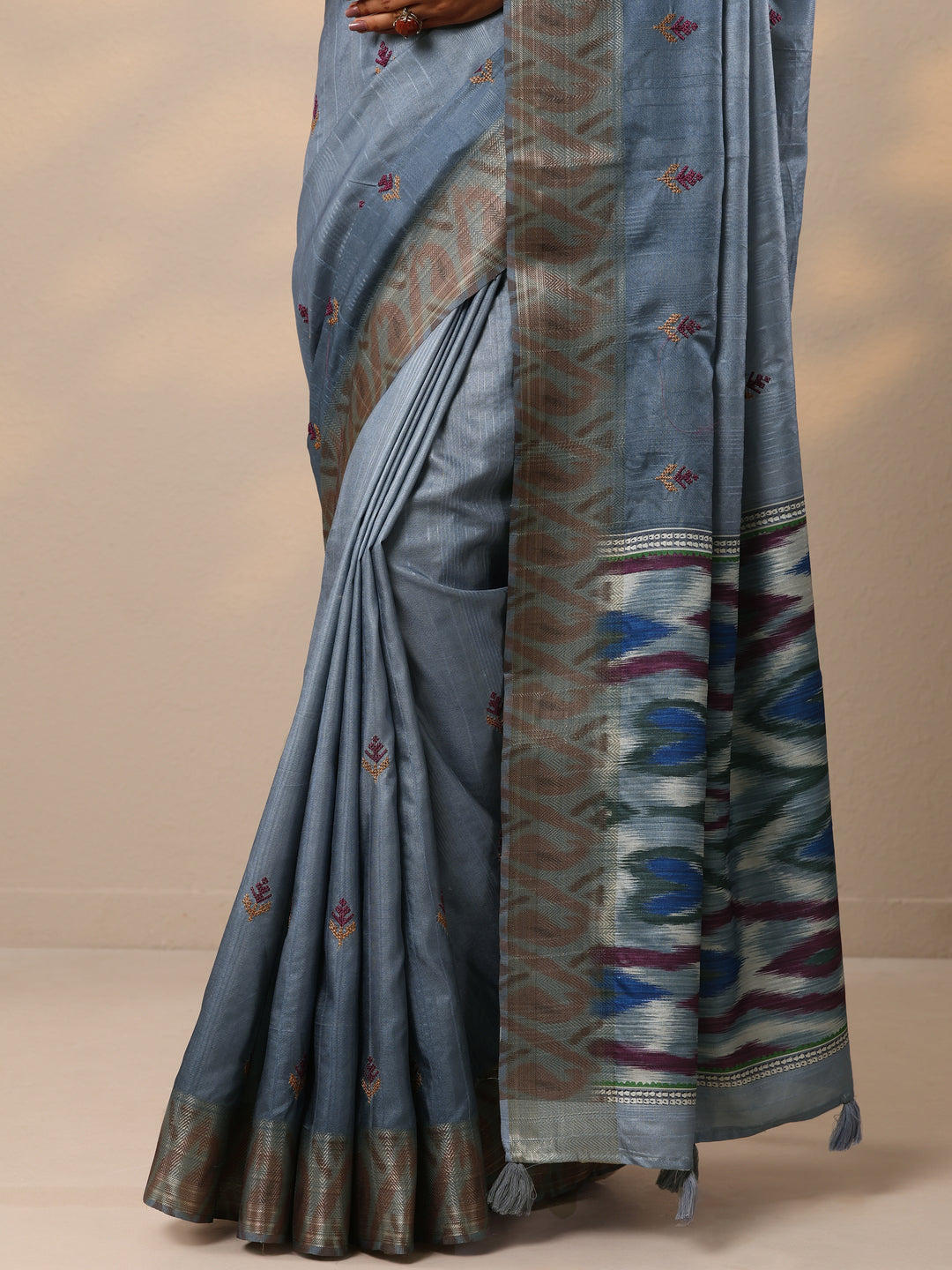 Grey Ikat Woven Design Silk Blend Saree With Unstitched Blouse Piece 