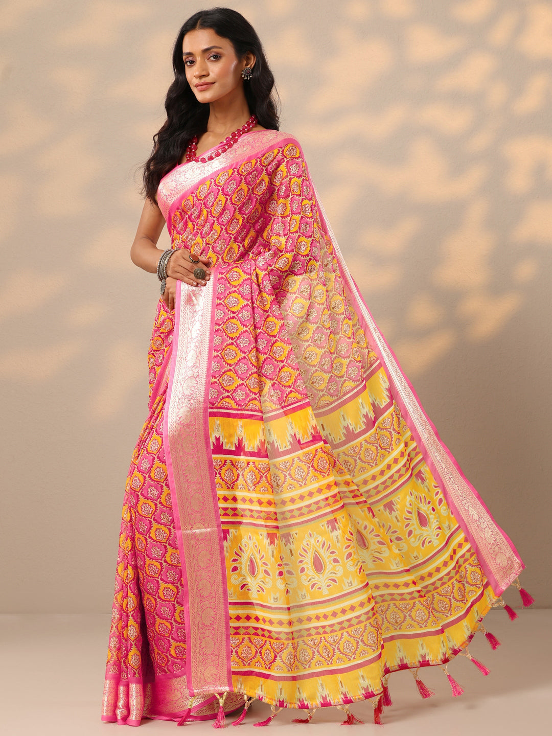  Pink  Printed Georgette Saree With Unstitched Blouse Piece 