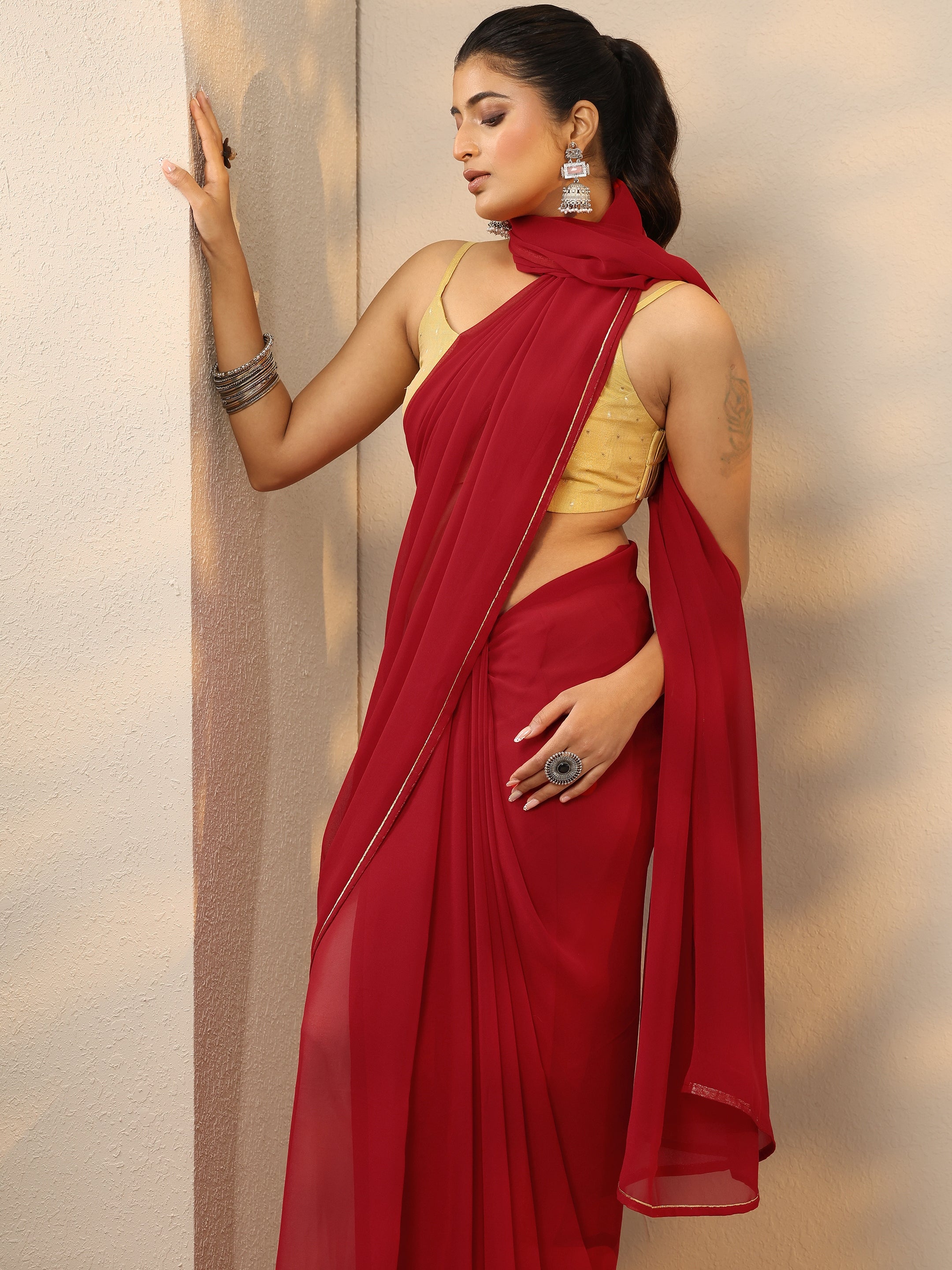 Red Solid Georgette Saree With Unstitched Blouse Piece-image-43