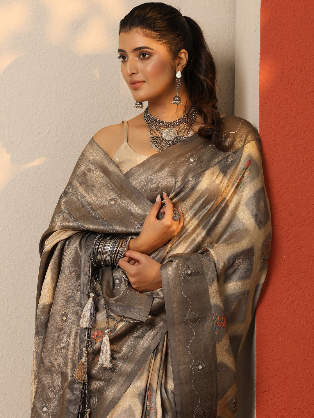 Grey Woven Design Banarasi Silk Blend Saree With Unstitched Blouse Piece